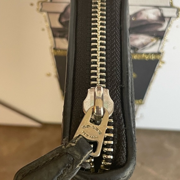 Coach Wallet (GUC) Black - Picture 6 of 8